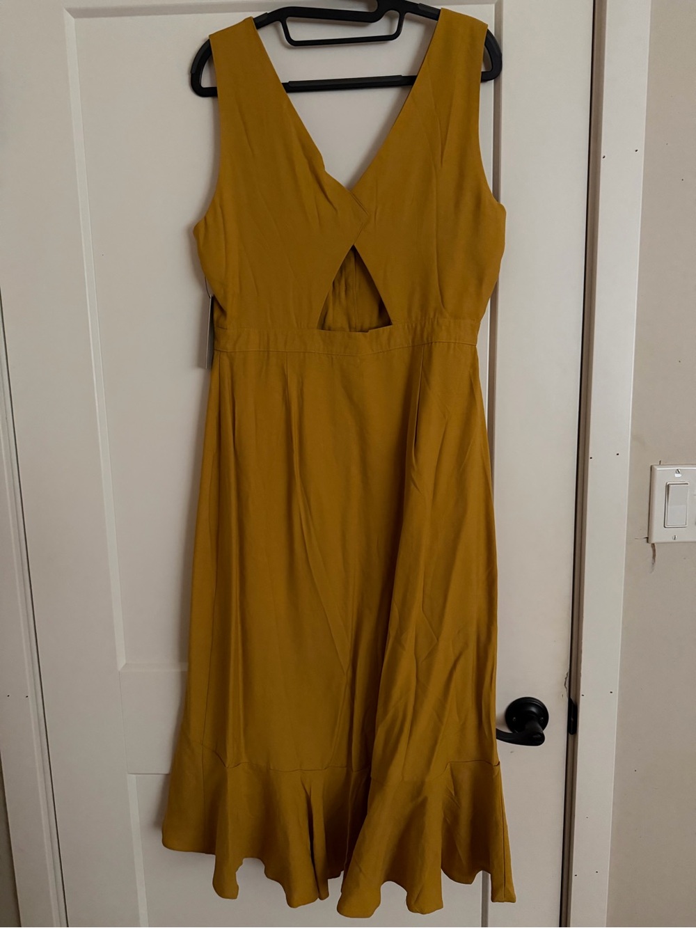 Lulu’s Sleeveless Button-Front Midi Dress - NEW - mustard yellow - Picture 2 of 4